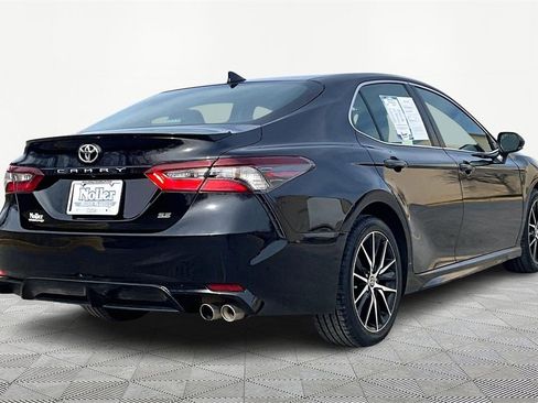 Used 2023 Toyota Camry SE image 2