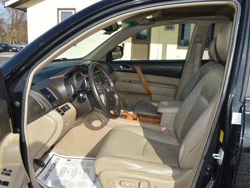Used 2010 Toyota Highlander Limited image 12