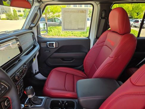 New 2024 Jeep Wrangler Unlimited Rubicon 392 image 25