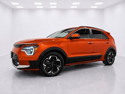 Used 2023 Kia Niro Wave w/ Wave Preserve Package FWD image 5