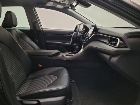 Used 2022 Toyota Camry SE FWD image 21