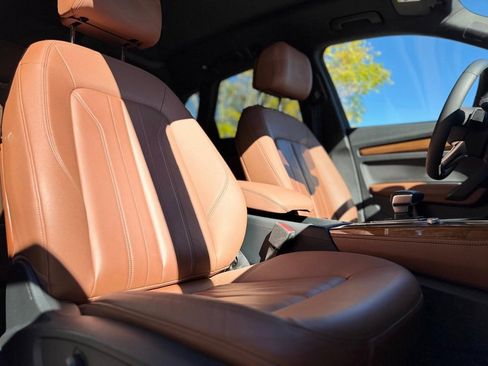 Used 2024 Audi Q5 2.0T Premium Plus w/ Premium Plus Package image 22