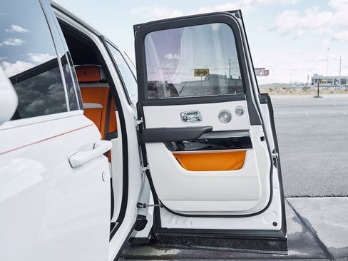 Used 2026 Rolls-Royce Cullinan image 33