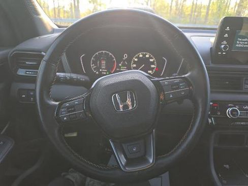 Used 2025 Honda Pilot TrailSport image 10