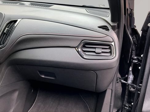 Used 2023 Chevrolet Equinox RS FWD image 19