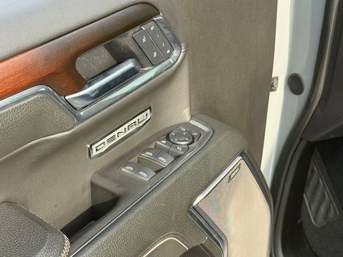 Used 2025 GMC Sierra 1500 Denali image 25