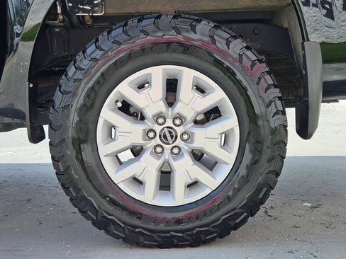 Used 2022 Nissan Frontier SV w/ Graphics Package AWD/4WD image 29