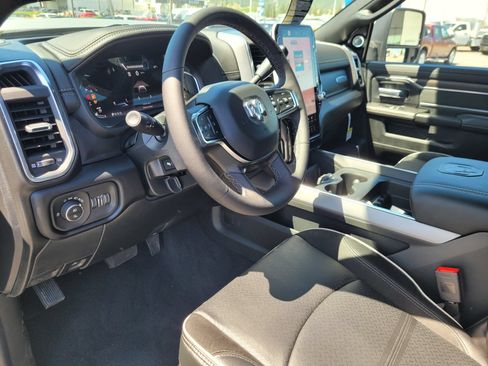 New 2026 RAM 2500 Laramie AWD/4WD image 11