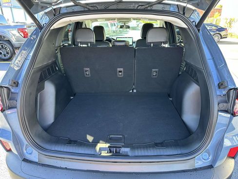 Used 2025 Ford Escape SE FWD image 8