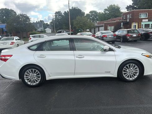 Used 2013 Toyota Avalon Limited FWD image 4