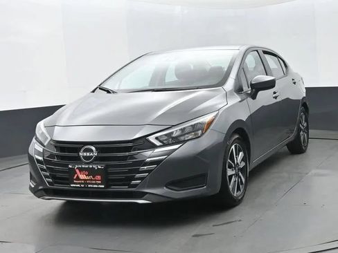Used 2025 Nissan Versa SV FWD image 1