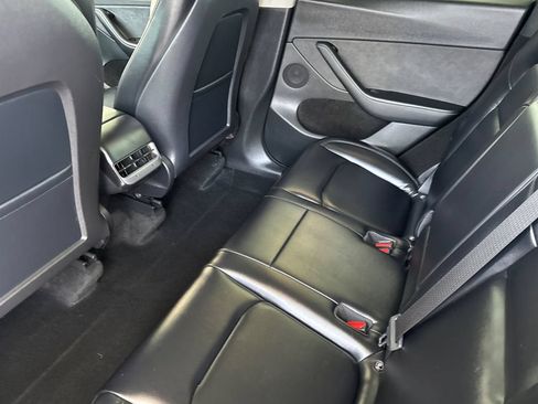 Used 2023 Tesla Model Y Performance AWD/4WD image 5