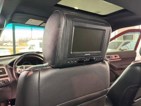 Used 2014 Ford Explorer XLT w/ Equipment Group 202A image 21