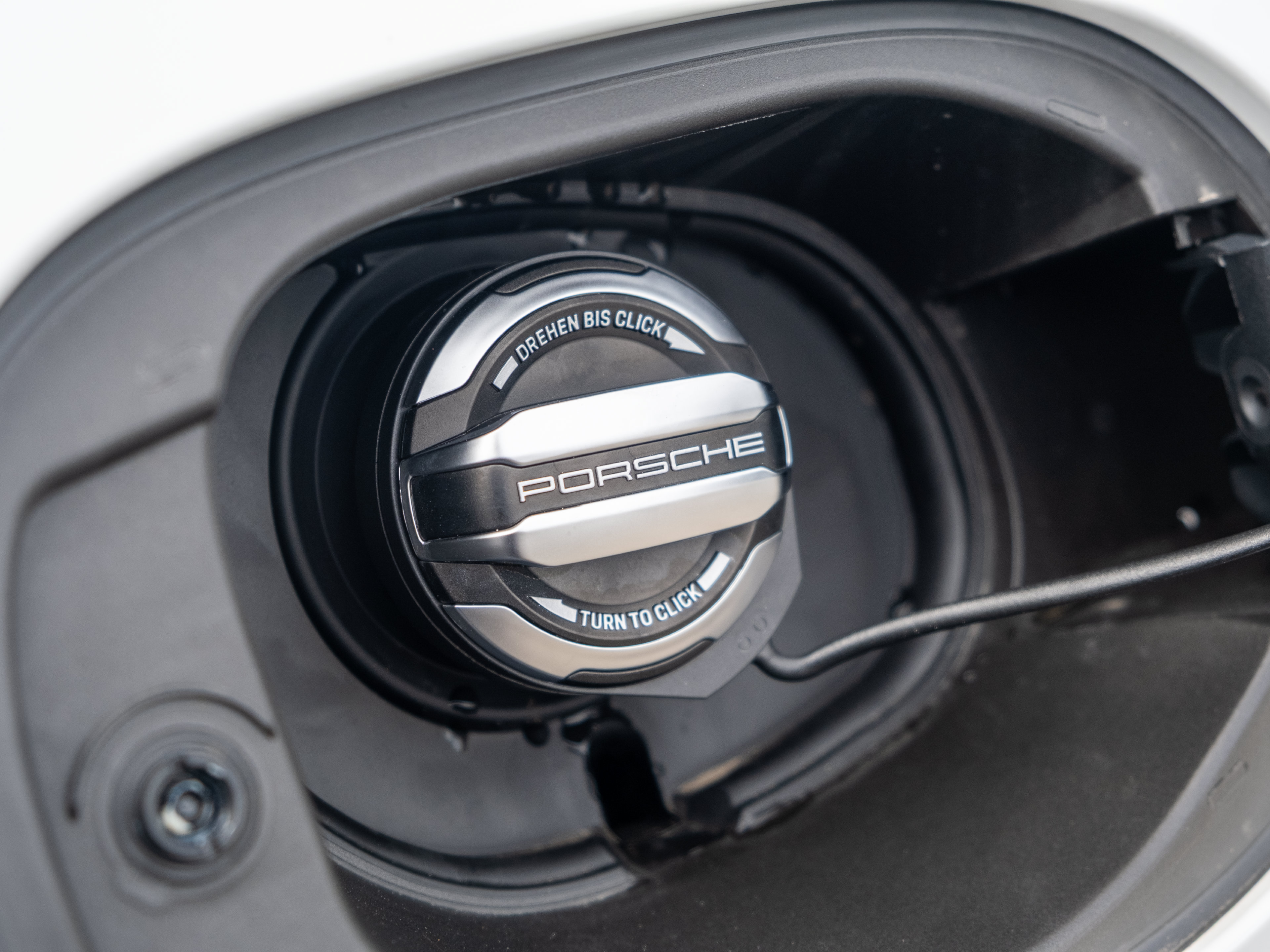 Certified 2026 Porsche Macan AWD/4WD image 22