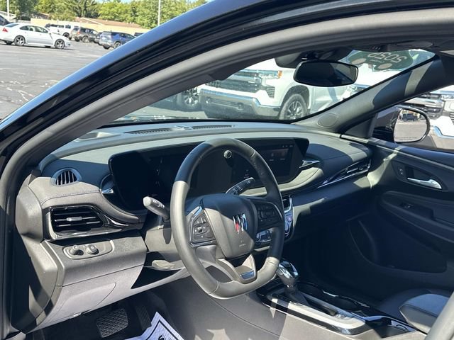 Certified 2025 Buick Envista Sport Touring FWD image 9