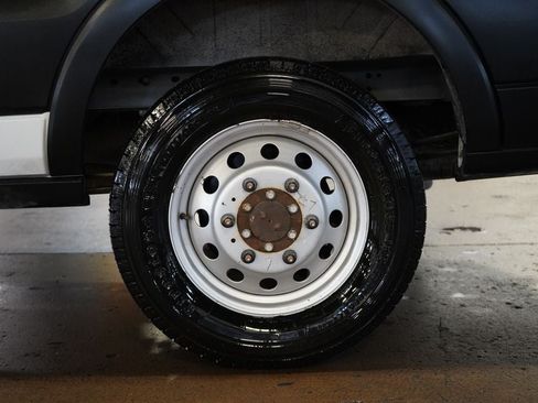 Used 2023 Ford Transit 250 Medium Roof AWD image 23