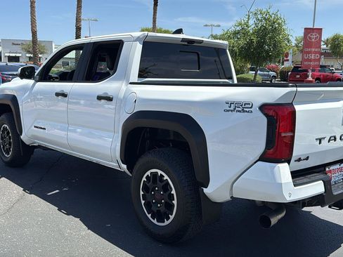 Used 2024 Toyota Tacoma TRD Off-Road w/ TRD Off Road Premium Package AWD/4WD image 5