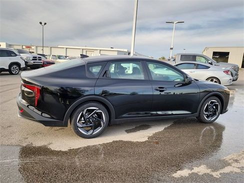 New 2025 Kia K4 EX image 2