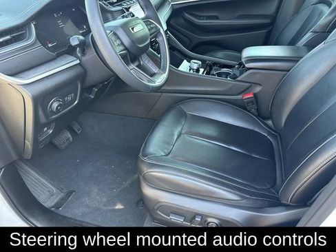 Used 2023 Jeep Grand Cherokee Limited w/ Black Appearance Package AWD/4WD image 18