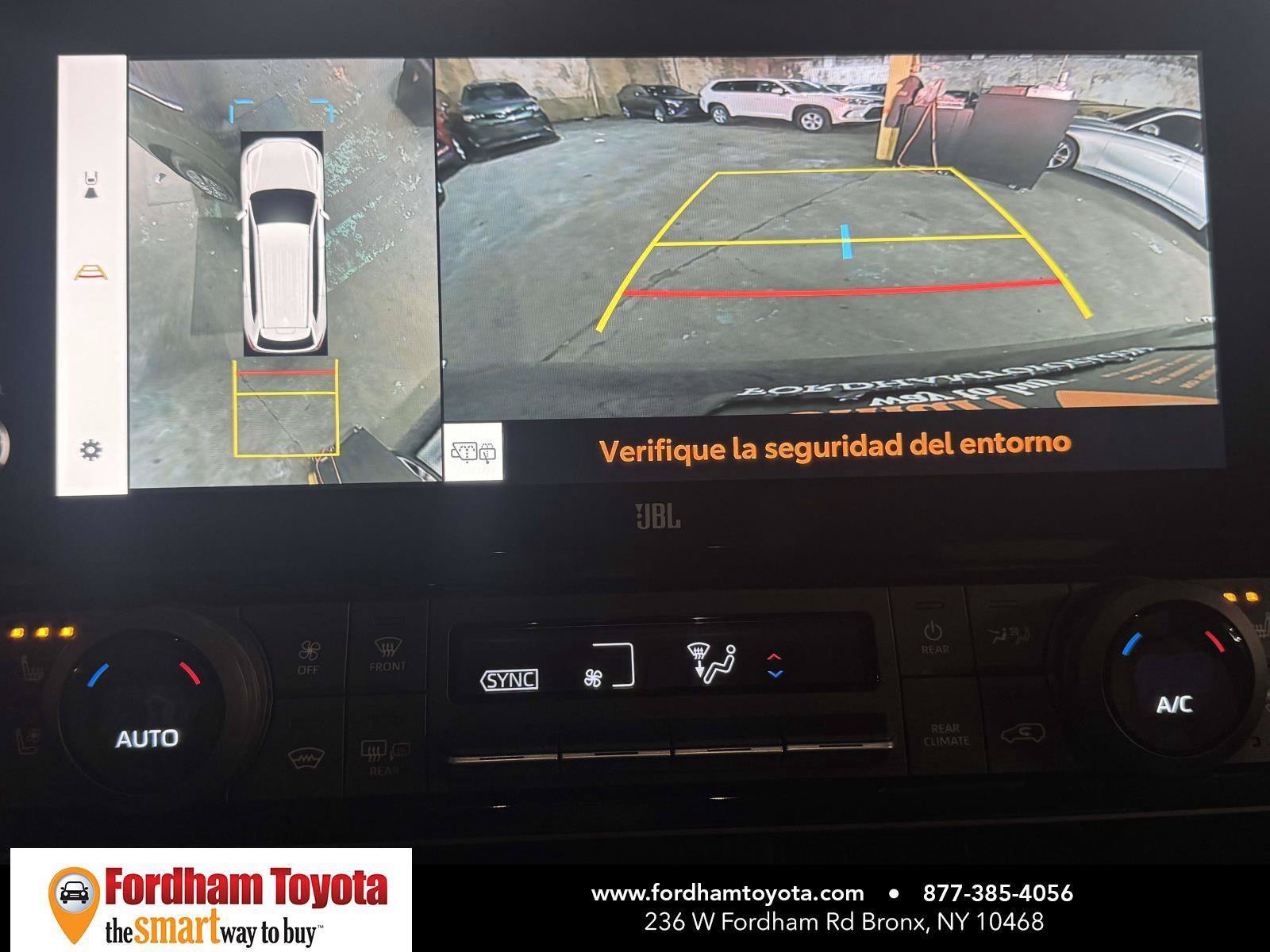 Used 2024 Toyota Grand Highlander AWD image 28