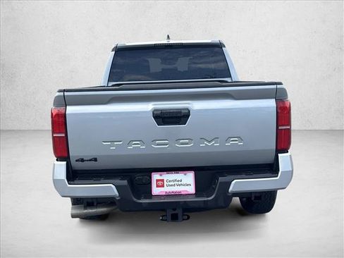 Certified 2025 Toyota Tacoma TRD Off-Road AWD/4WD image 6