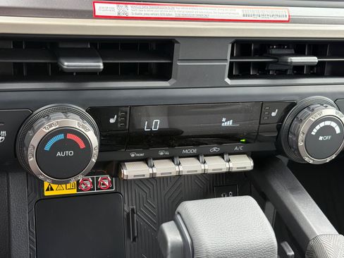 New 2026 Toyota Tacoma TRD Sport w/ TRD Sport Upgrade Package AWD/4WD image 17