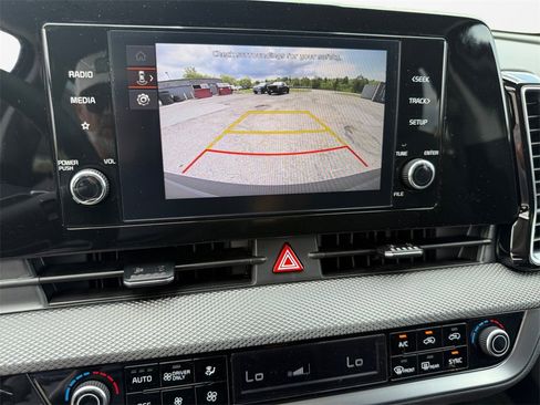 New 2025 Kia Sportage LX image 30