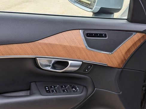 Certified 2024 Volvo XC90 T8 Plus w/ Protection Package Premier image 10