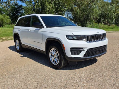 Used 2025 Jeep Grand Cherokee Laredo X AWD/4WD image 20