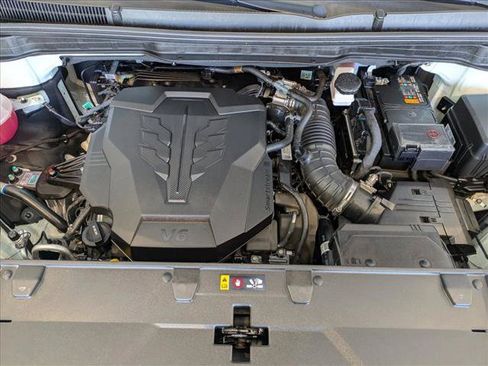 Used 2024 Kia Carnival EX FWD image 23