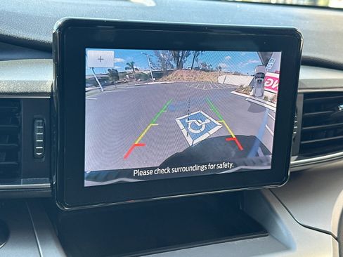 Used 2022 Ford Explorer XLT w/ Equipment Group 202A RWD image 19