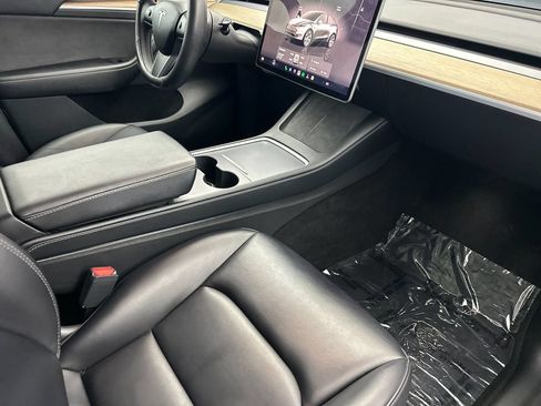 Used 2023 Tesla Model Y Long Range AWD/4WD image 16