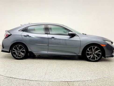 Used 2019 Honda Civic Sport Touring image 4