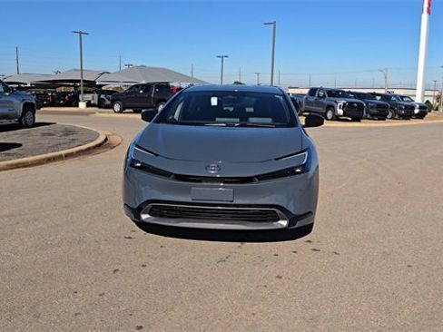 New 2026 Toyota Prius XLE image 3