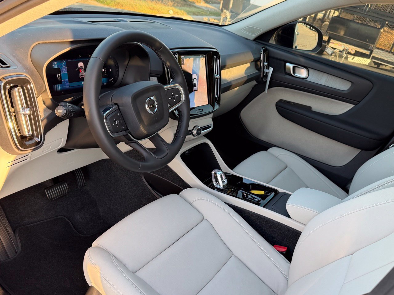 New 2026 Volvo XC40 B5 Plus w/ Climate Package AWD/4WD image 13