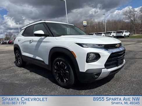 Used 2023 Chevrolet TrailBlazer LT image 1