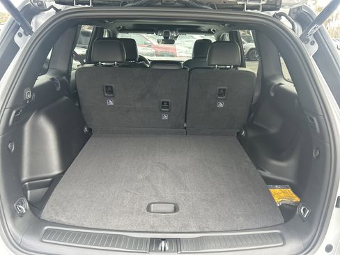 New 2025 Jeep Grand Cherokee Altitude image 7