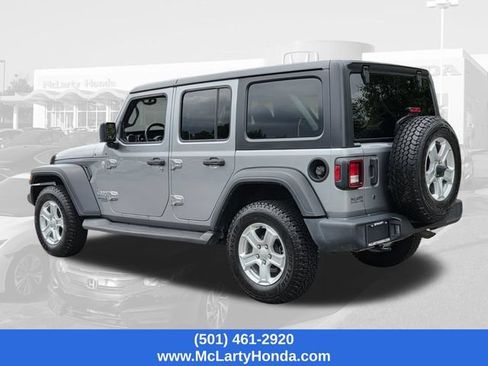 Used 2018 Jeep Wrangler Unlimited Sport S AWD/4WD image 3