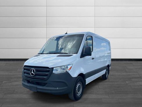Used 2024 Mercedes-Benz Sprinter 2500 image 6