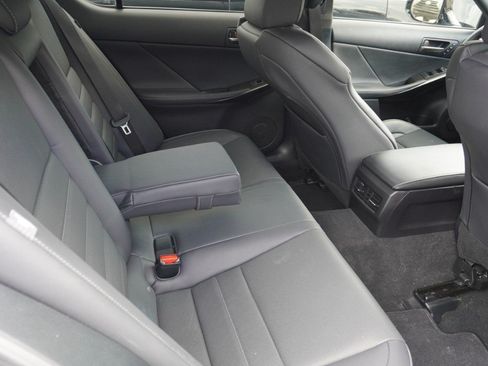Used 2022 Lexus IS 350 F Sport RWD image 12