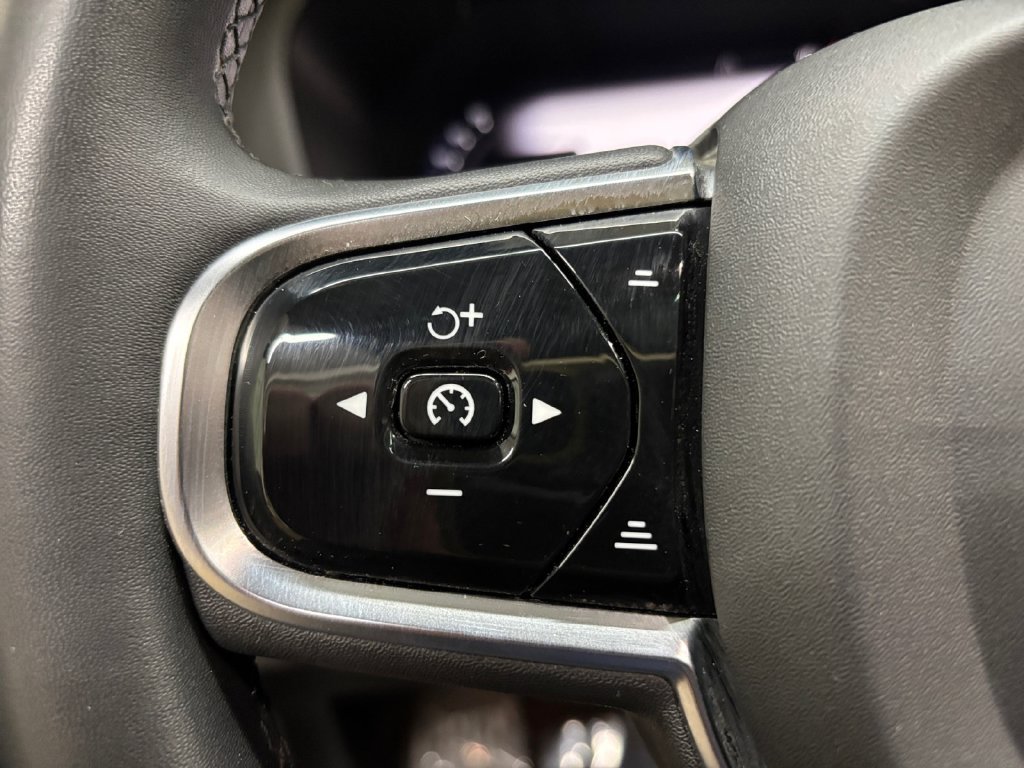 Certified 2024 Volvo XC60 B5 Ultimate w/ Protection Package Premier AWD/4WD image 26