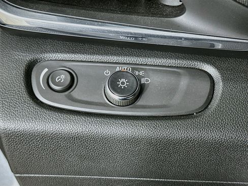 Used 2024 Buick Envista Preferred w/ Convenience II Package FWD image 17