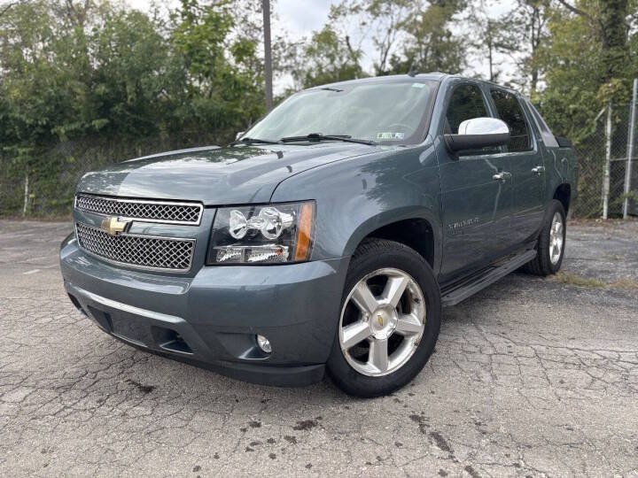 Used 2010 Chevrolet Avalanche LT w/ Regional Value Package AWD/4WD image 1