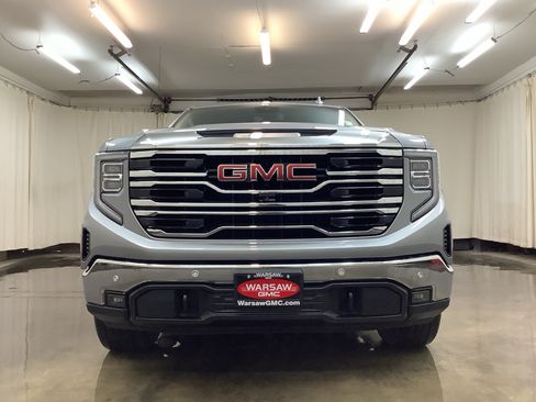 Used 2024 GMC Sierra 1500 SLT w/ SLT Premium Package AWD/4WD image 11