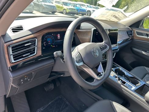 New 2026 Volkswagen Atlas SE image 17