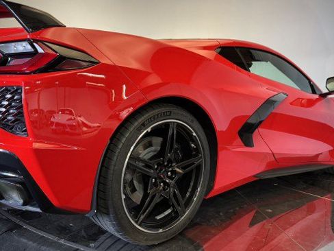 Used 2024 Chevrolet Corvette Stingray Premium Cpe w/ Z51 Performance Package RWD image 30