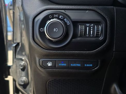 Used 2022 Jeep Wrangler Unlimited Sahara w/ Cold Weather Group image 24