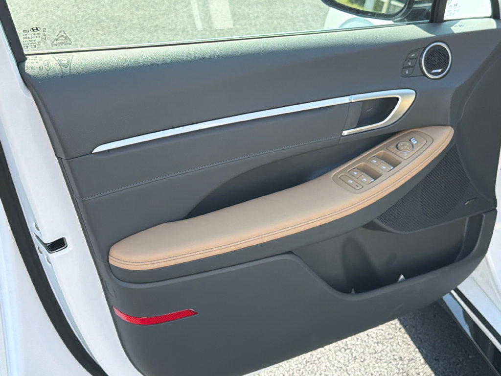New 2026 Hyundai Sonata Limited FWD image 11