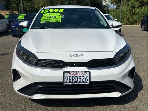 Used 2022 Kia Forte LXS w/ LXS Technology Package image 2