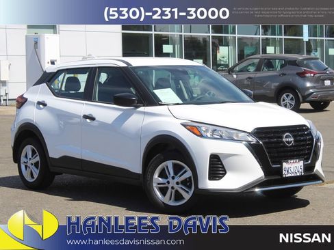 Certified 2025 Nissan Kicks Play S FWD image 1